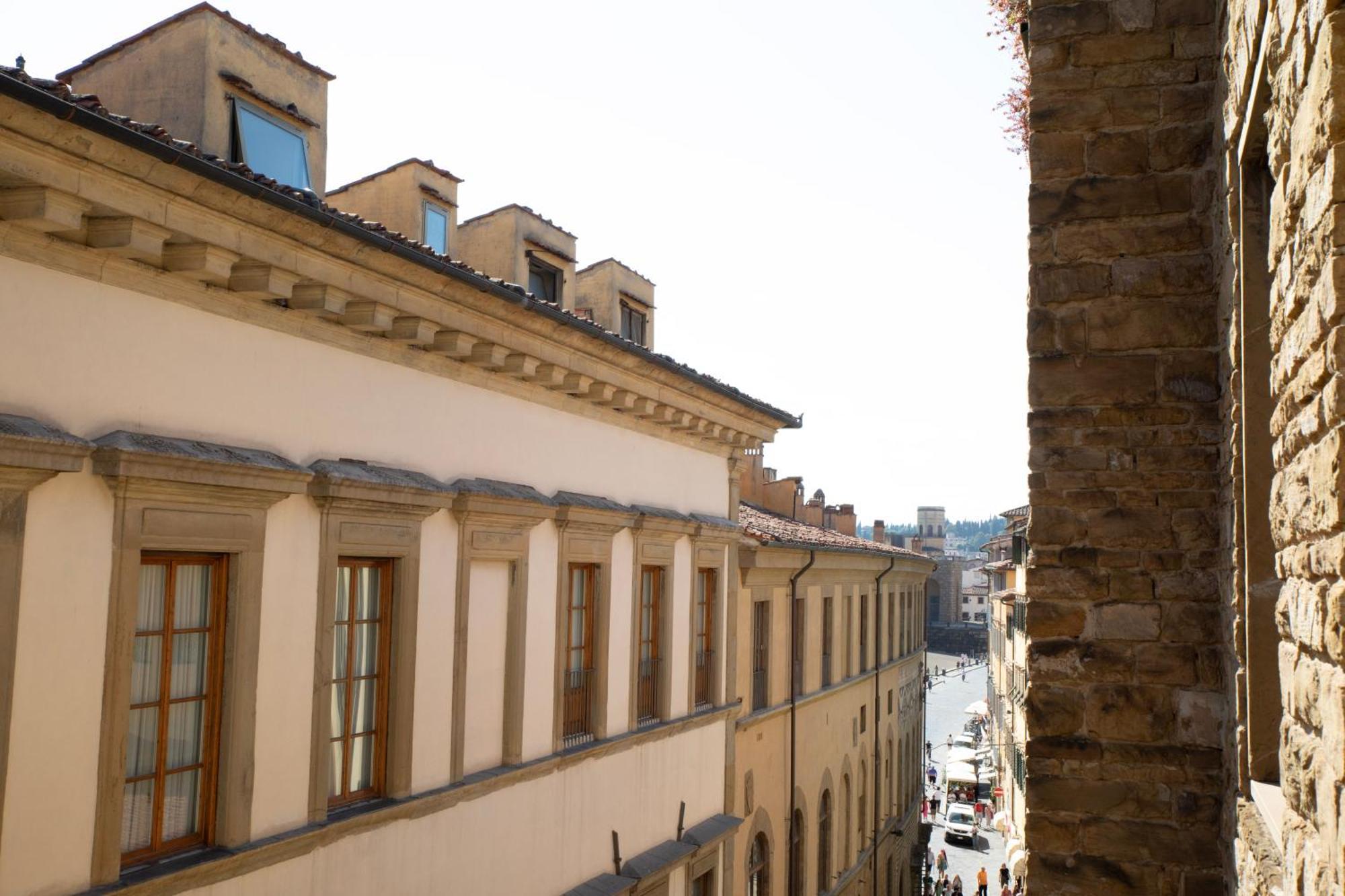 Bob W Ponte Vecchio Apartment ฟลอเรนซ์ ภายนอก รูปภาพ