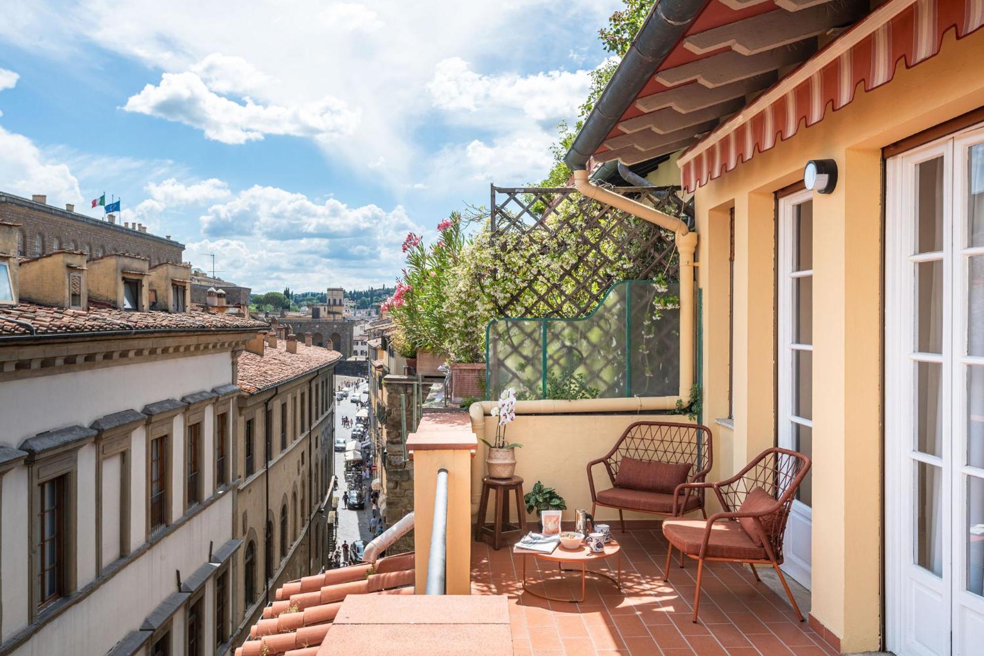 Bob W Ponte Vecchio Apartment ฟลอเรนซ์ ภายนอก รูปภาพ