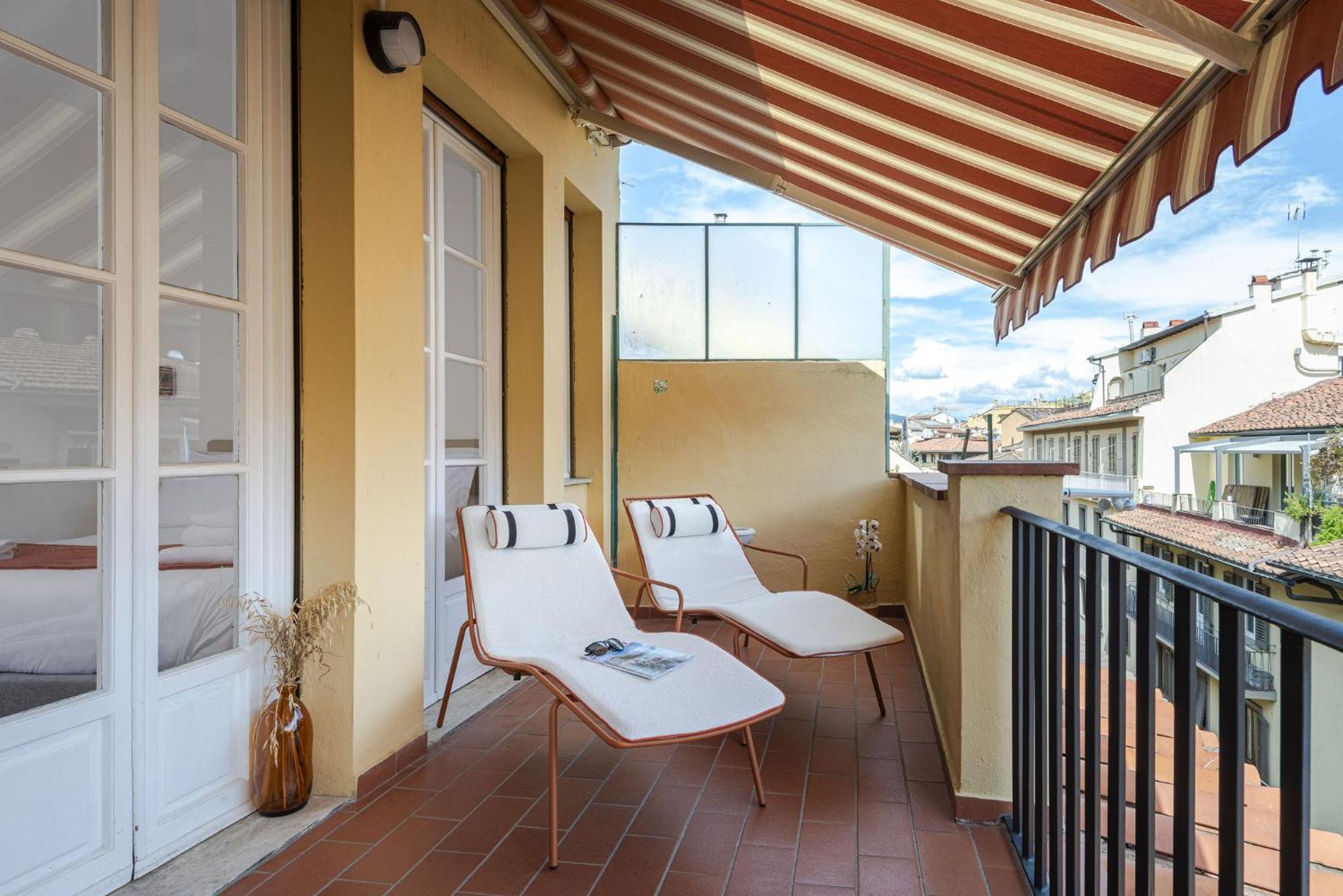 Bob W Ponte Vecchio Apartment ฟลอเรนซ์ ภายนอก รูปภาพ